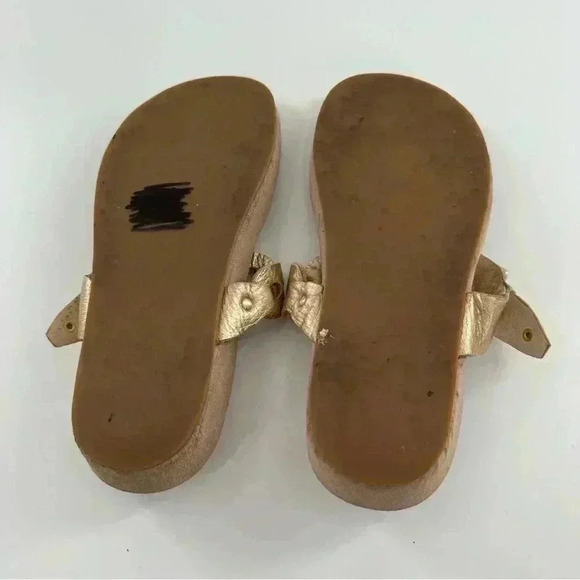 Michael Michael Kors sandals 6 gold metallic leather thong flip flop flatforms - Picture 7 of 12